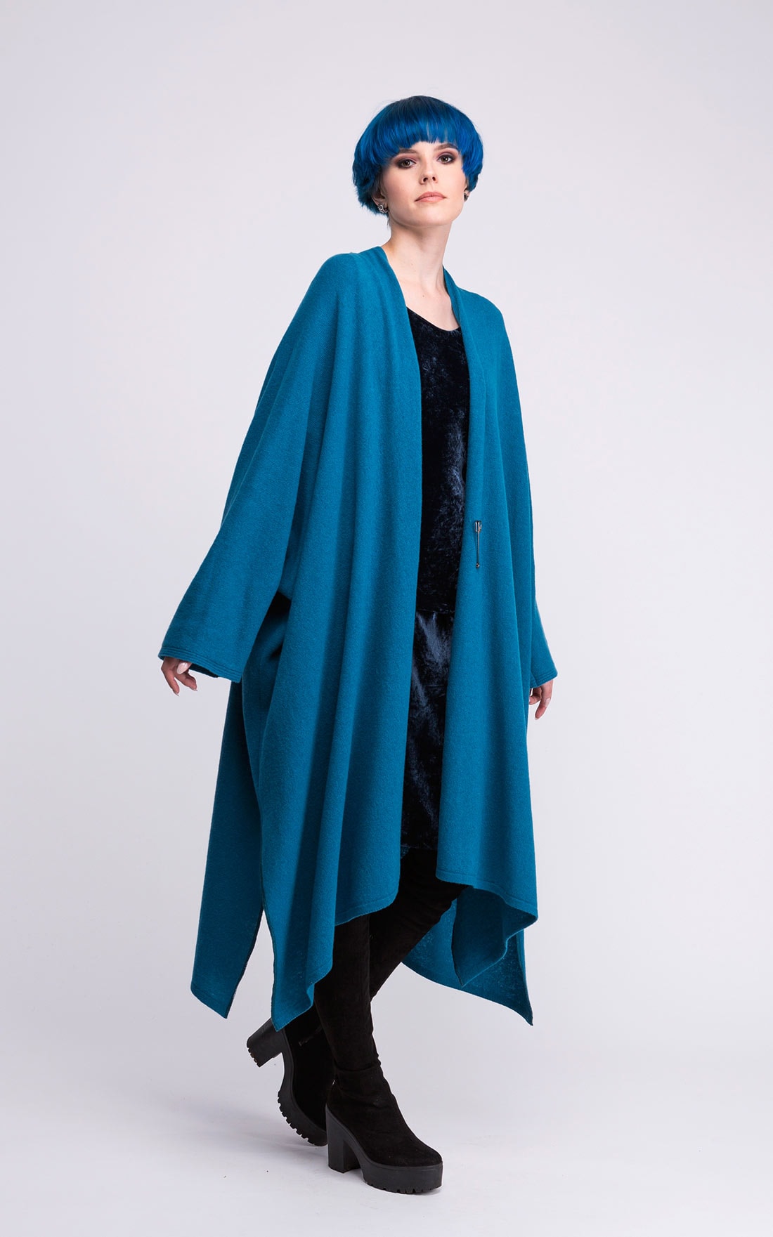Manteau kimono bleu canard large pour femme en laine MIMAS - Boutique ASKA