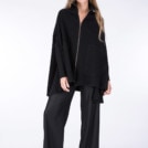Cape noire courte pour femme en laine bouillie DAVID – Image 2