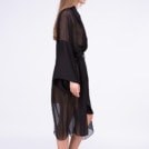 Robe kimono noir en soie WEZEN – Image 4