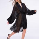 Robe kimono noir en soie WEZEN