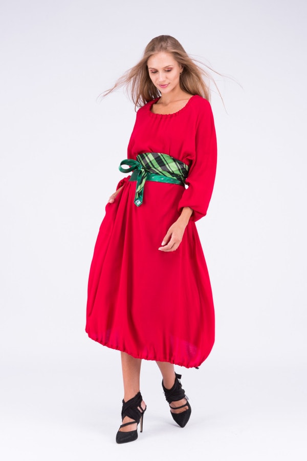 Tie-Belt green and black and a red cotton dress
