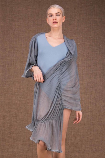 Cumulus shawl with gray blue silk sleeves - 3