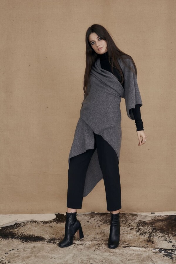 Gray wool single sleeve shawl TATRY - 2