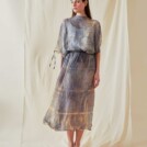 Robe mi-longue en mousseline de soie imprimee a la main KNOSSOS Bleue - 1