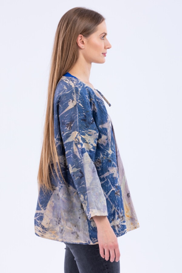 Large blue jacket in eco-print organic cotton IZA 3