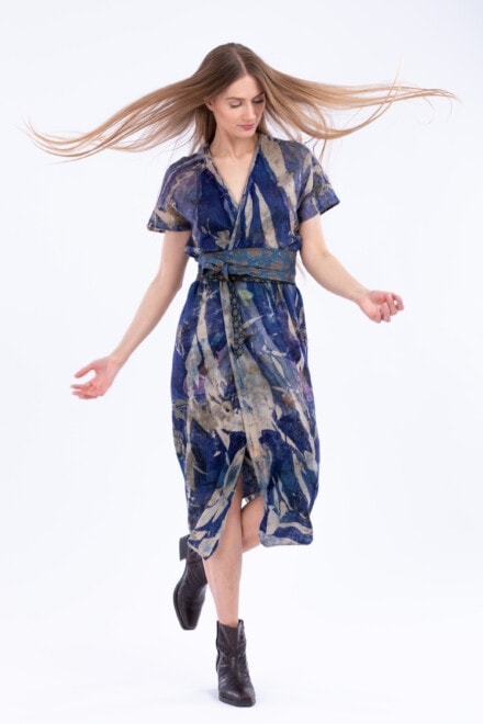 Blue wrap dress in eco-print cashmere ZUNIA 2