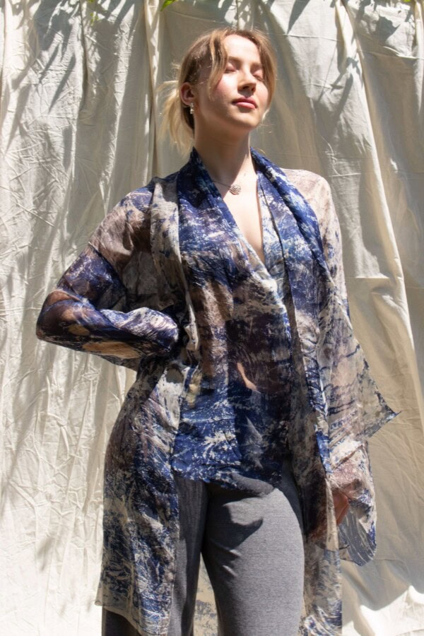 Kimono court bleu en soie imprimé à la main CRETA 2